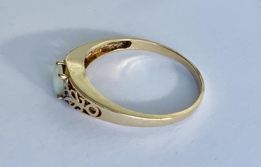 10ct Gold Opal and Diamonds ring valued $965.